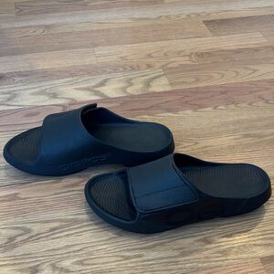 Men's Black OOFOS OOahh Slides